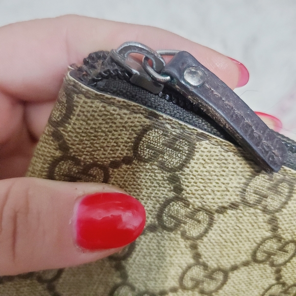 Authentic Gucci Brown Monogram Crossbody Bag. Includes 3 Straps. - Picture 6 of 15